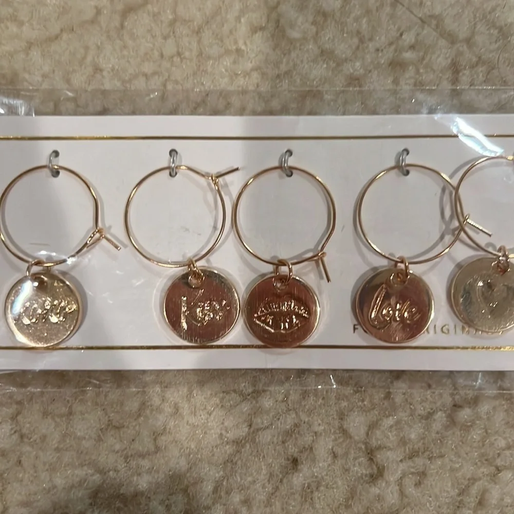 Foxy originals love is all you need wine glass charms